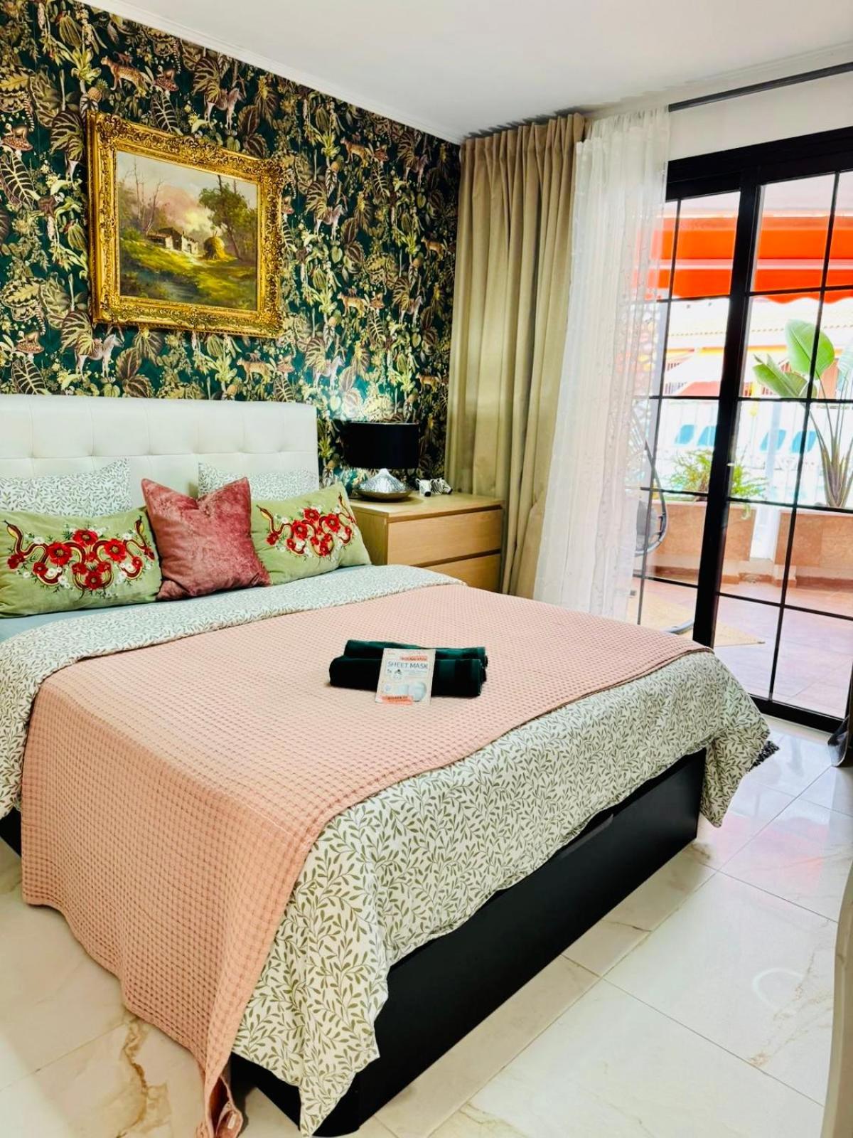 Apartment With Terrace And Pool, Los Cristianos Лос-Крістіанос Екстер'єр фото